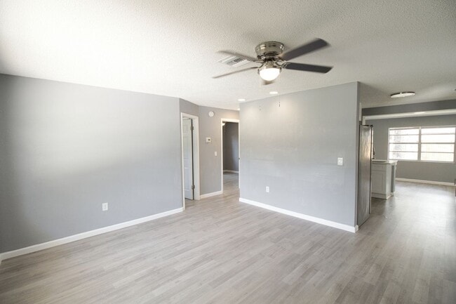 Photo - 7138 Oakwood Dr