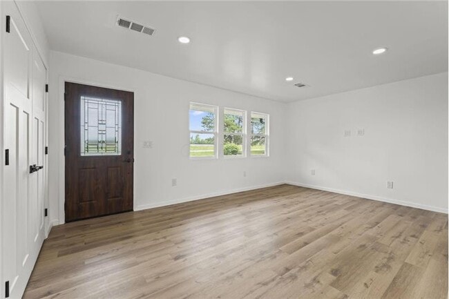 Photo - 2420 Woodman Dr