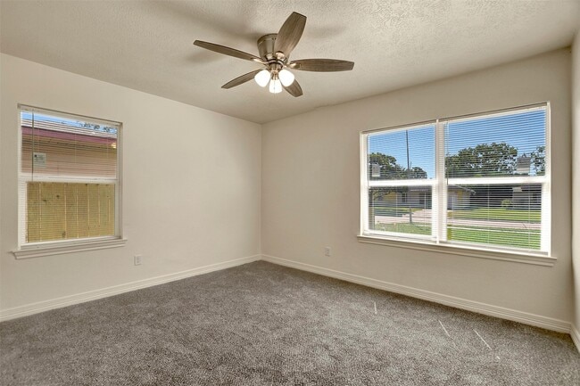 Building Photo - 1307 Belshire Rd