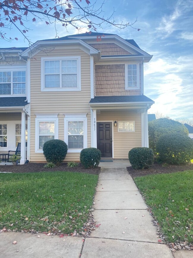 Three Bedroom Townhome In Caldwell Station... - Three Bedroom Townhome In Caldwell Station...