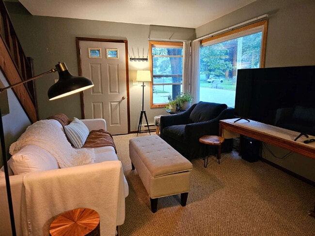 Photo - Spacious 3-Level Home with Garage & Off-St... Unit B