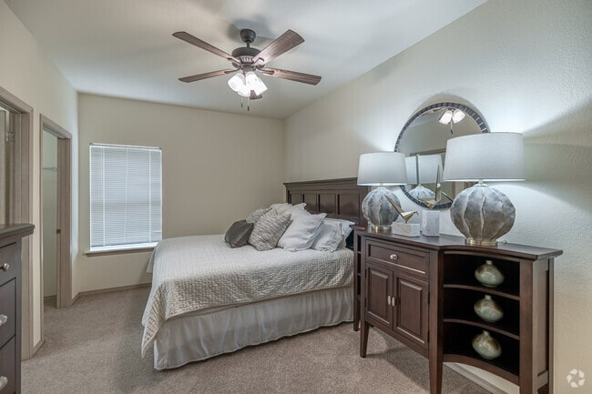 2BR, 2BA - 1,093SF - Primary Bedroom