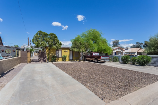 Photo - 1646 E Indianola Ave