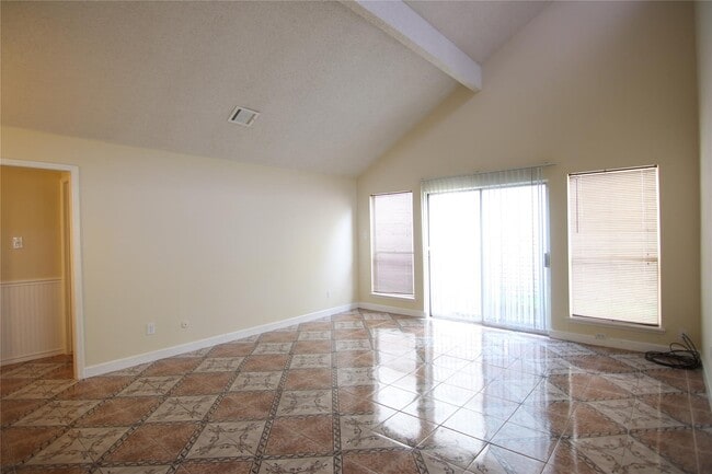 Photo - 4415 Bugle Rd