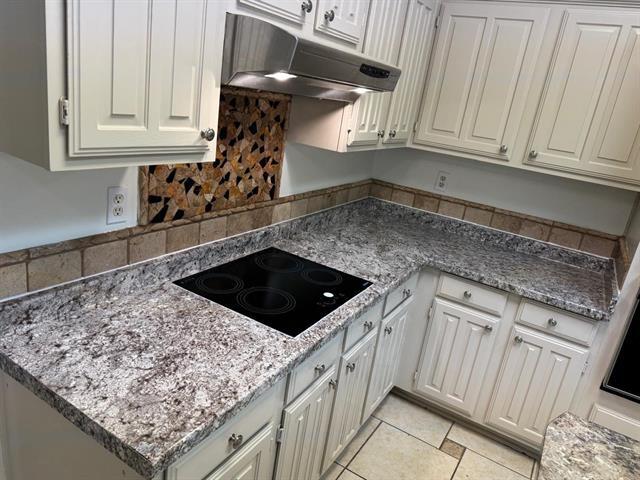 Photo - 526 Greenwich Ln