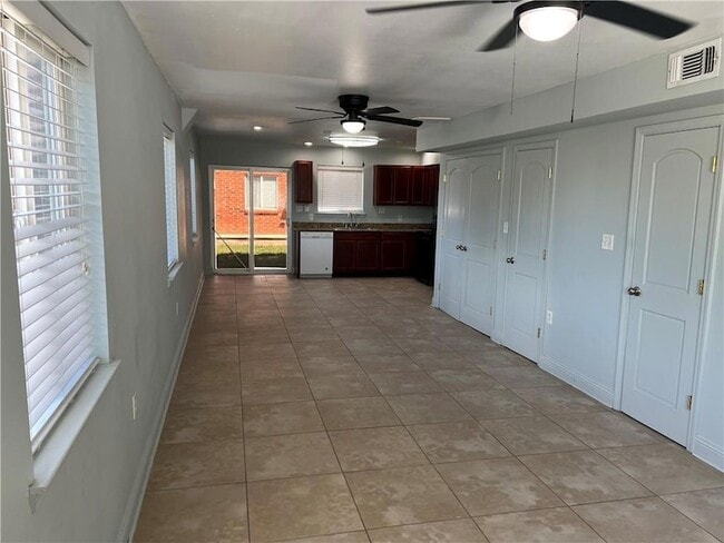 Photo - 3209 Golden Dr Unit A