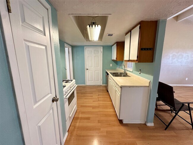 Photo - 1820 Aspen Ln