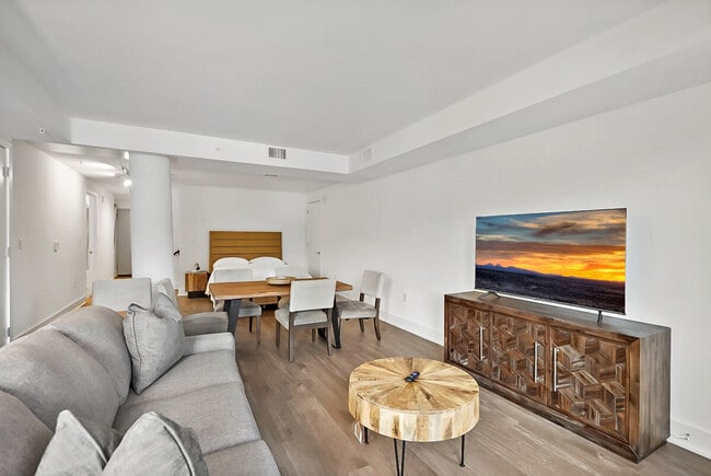 Building Photo - 2000 P St NW Unit ID1395477P