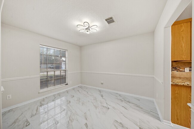 Photo - 3519 Brackenfern Rd
