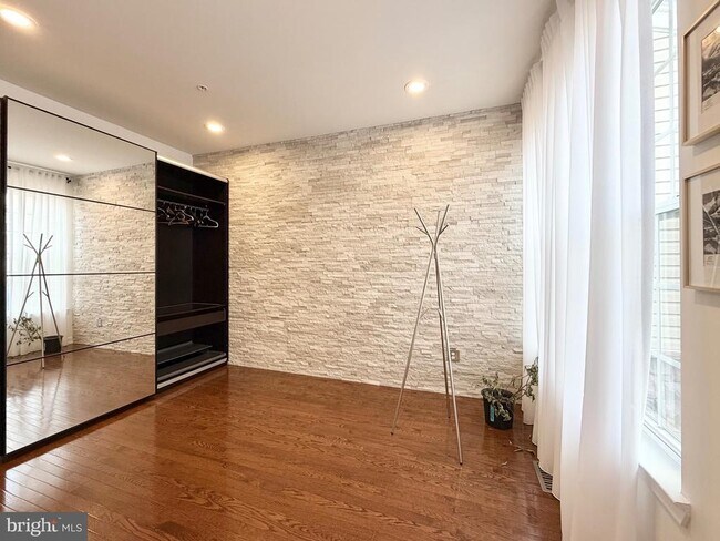 Photo - 308 Roarks Trail