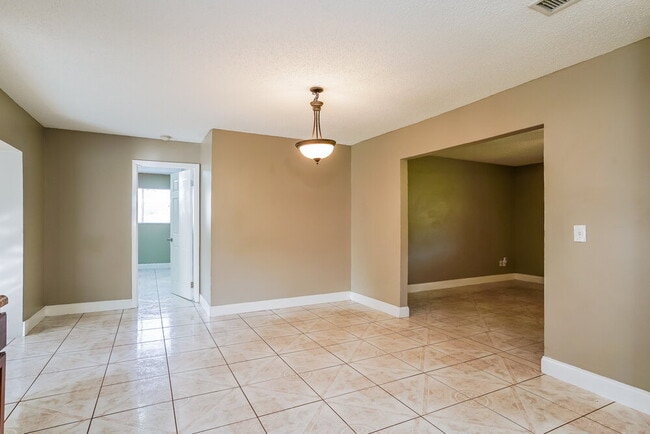 Photo - 1119 Clayton Ave