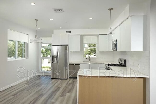 1406 Eagle Vista Dr