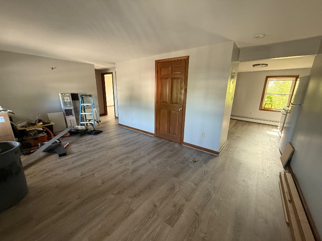 Building Photo - 12 Goldsmith Ln Rental