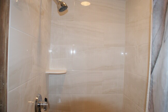 Photo - 18 Fayette Rd Unit 2