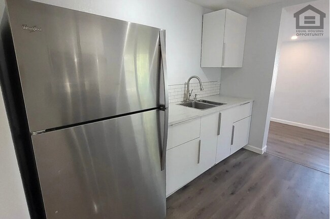 1445 E Taylor St Unit 1445 E Taylor St Unit 2