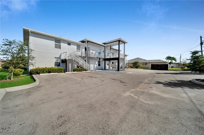 Photo - 275 SW 4th St Unidad 120