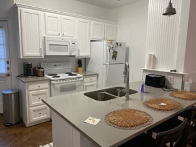 Photo - Inner-Bubble Living — Steps from Baylor University