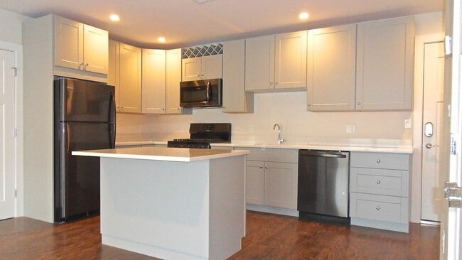 Photo - 76 Stonley Rd Unit 4