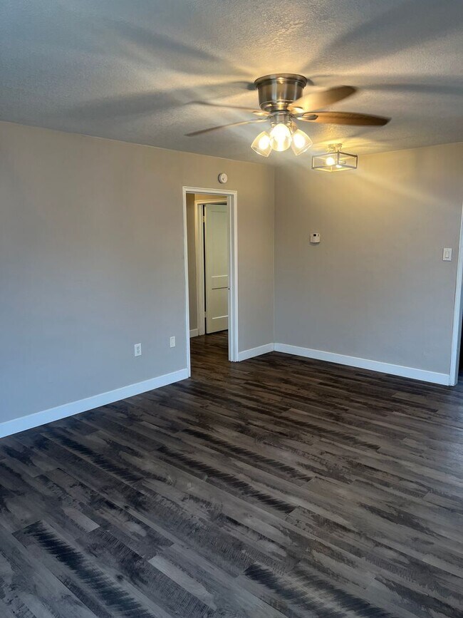 Photo - Molette Home in the heart of Moline.