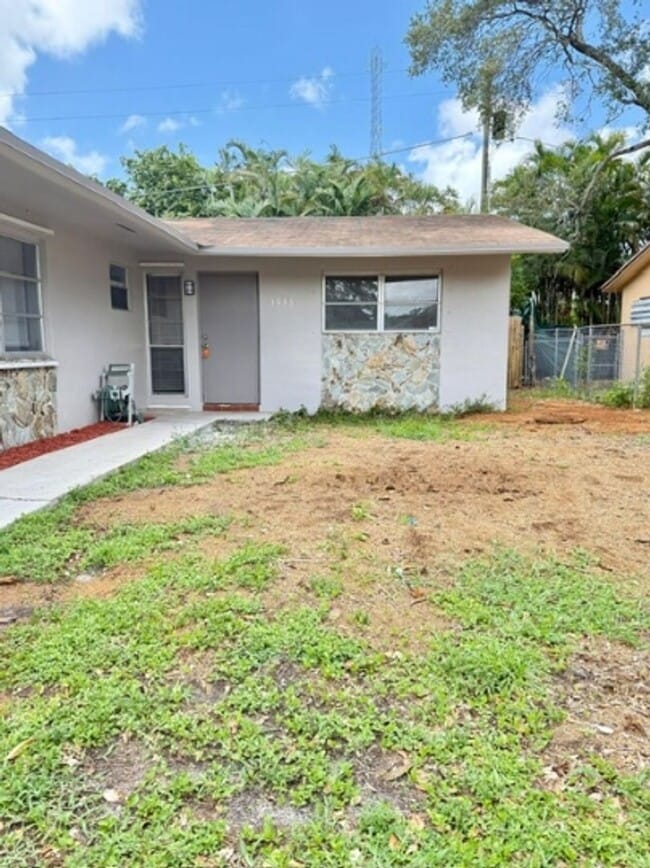 Building Photo - 3931 SW 51st St Unit B