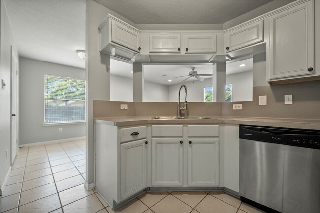 Photo - 18103 Gravenhurst Ln