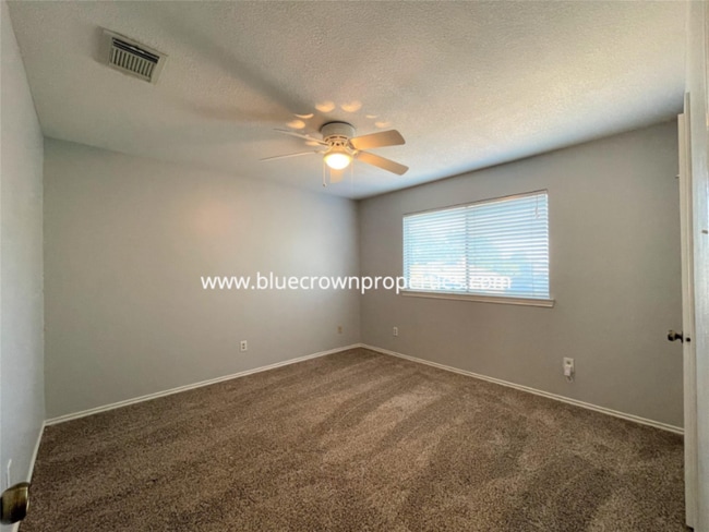 Photo - 1920 Oakbluff Dr