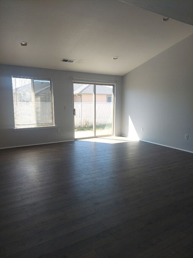 365 Bradley Way