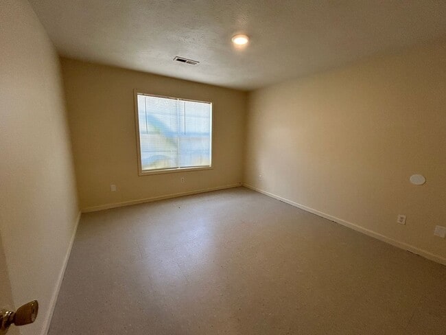 Photo - 818 N McLemore Ave Unit C818