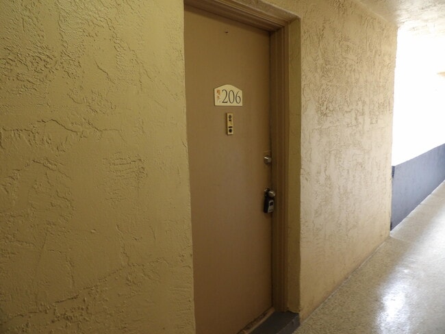 Photo - 201 Bonnie Blvd Unidad 206