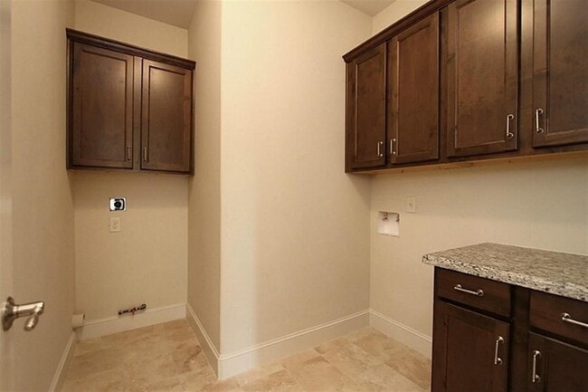 Building Photo - 1815 Oakdale St