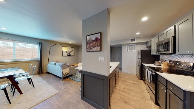 Photo - Garrett on the Green