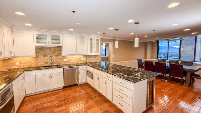 Photo - 44 W Broadway Unit 1105S