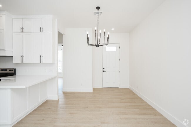 3BR, 3BA - 1,658SF - Dining Room