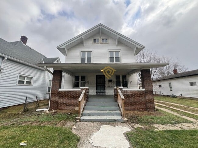 Building Photo - Close to Downtown Indy, Crown Hill, 4 Bedroom, 2 Bathroom House Available NOW!