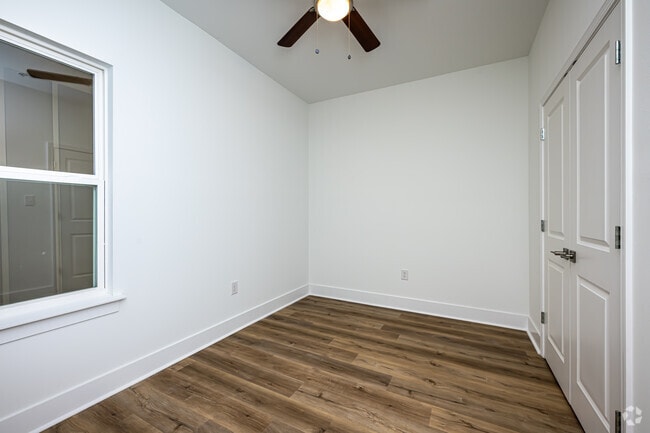 2BR, 2BA - 900SF - Second Bedroom