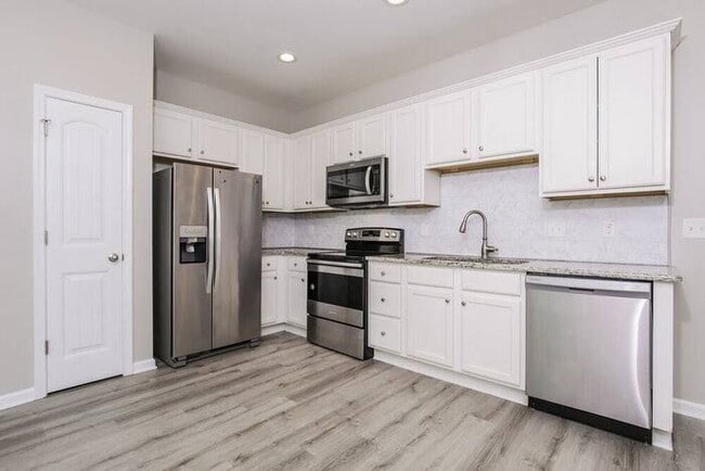 Photo - 257 E Wilson St