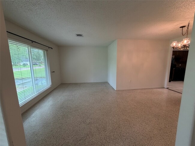 Photo - 3011 Longwood Ln