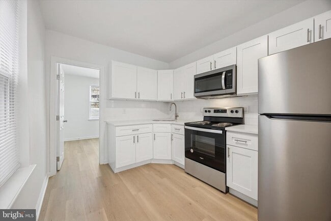 Building Photo - 2307 Turner St Rental