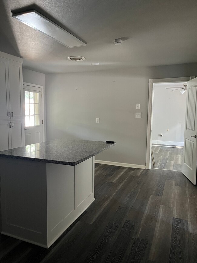 Photo - 1310 Westview Dr