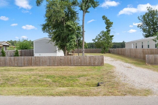 Photo - 16543 Tremont Dr