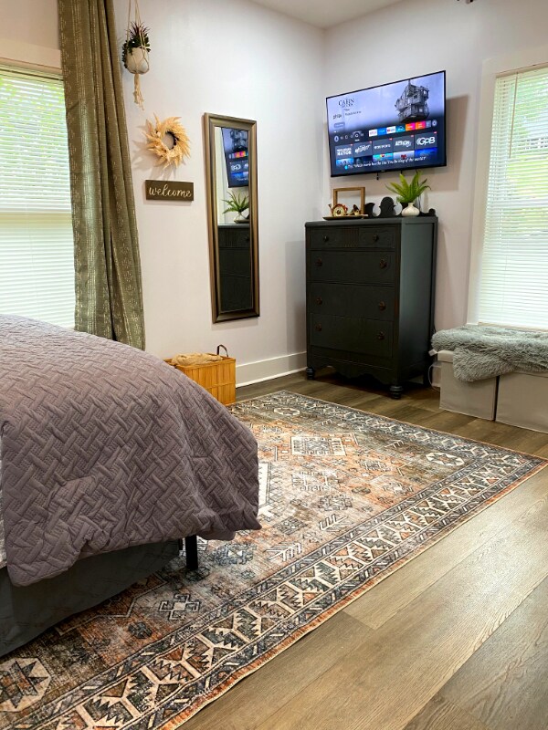 Photo - 809 W 40th St