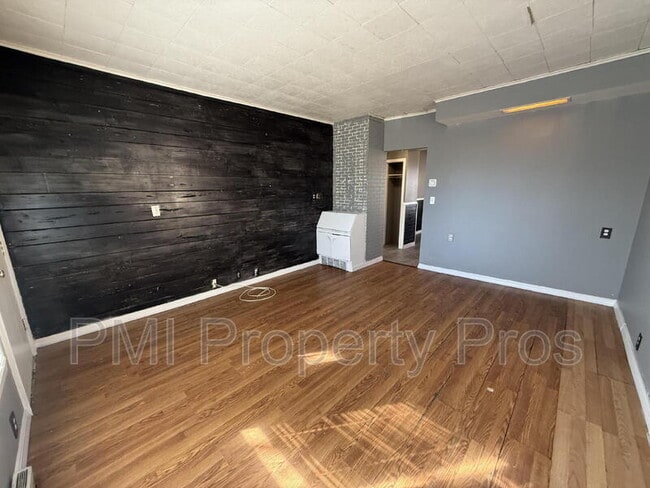 Photo - 1114 W Keefe Ave