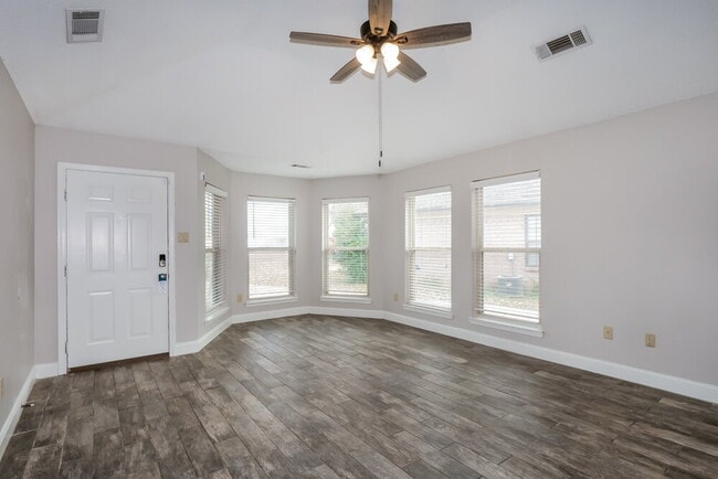 Photo - 9923 Adina Cove