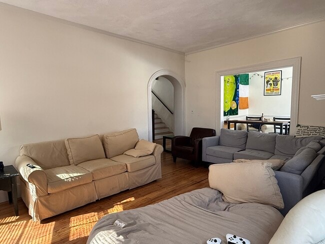 Building Photo - 12 Braemore Rd