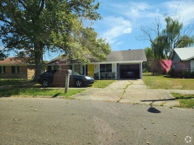 Building Photo - Single family home located in West Memphis