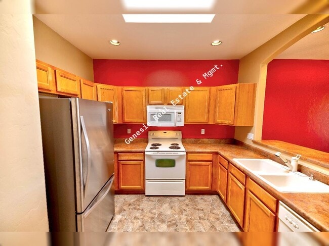 Photo - 606 W Woodfield Ct