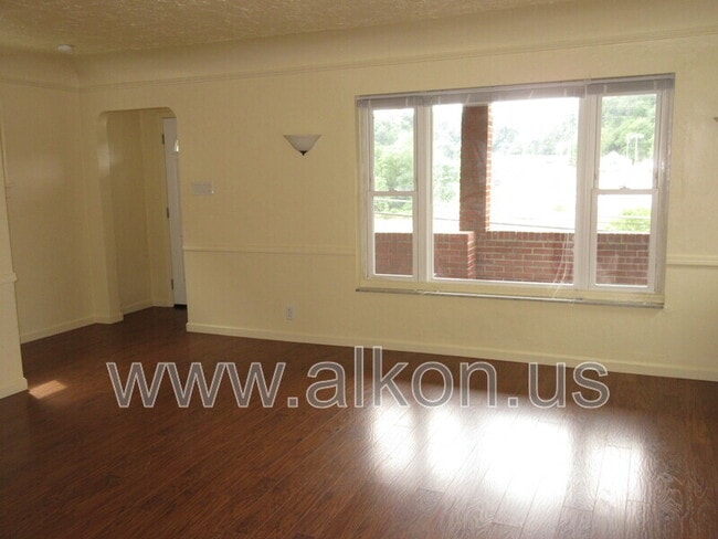 Photo - 1429 Brookline Blvd