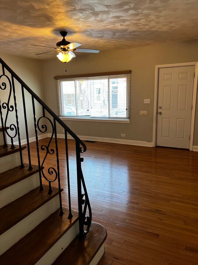 Living Room - 4842 Hatfield St