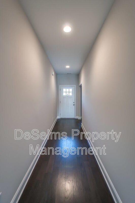 Photo - 1529 Holton Rd