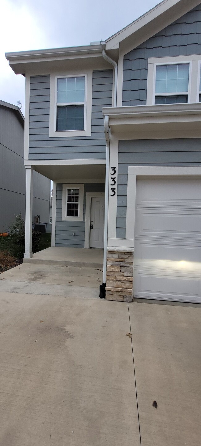 Photo - 333 N 5th Ter Townhome